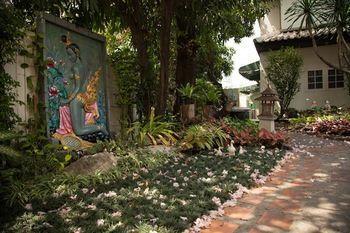 Khách sạn Charlie House Pin Klao Bangkok