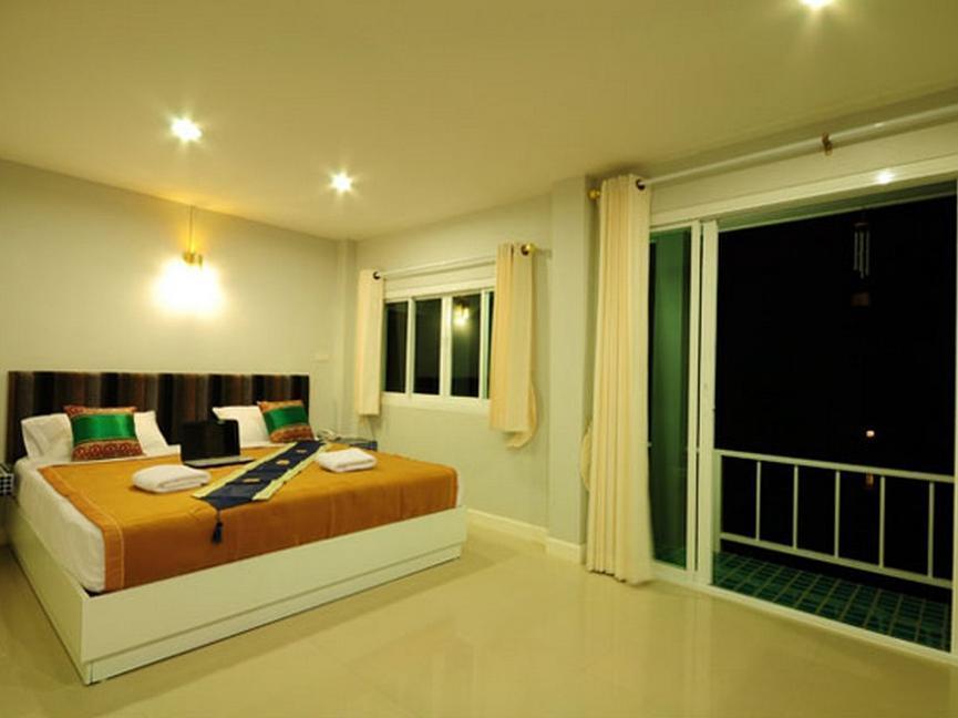 Khách sạn Baan Chay Namm Bangkok