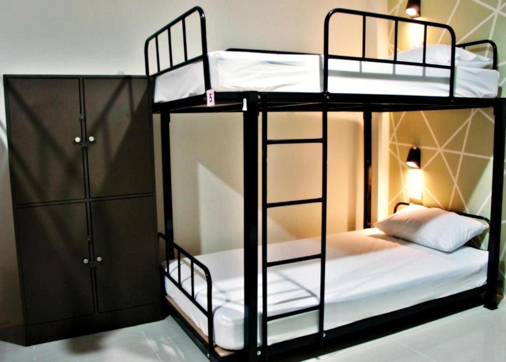 Link Corner Hostel *