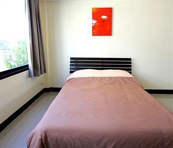 Apartment House 1194 *