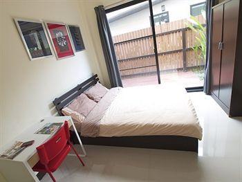 Apartment House 1194