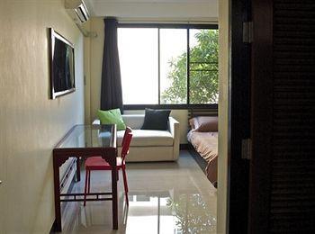 Apartment House 1194 *
