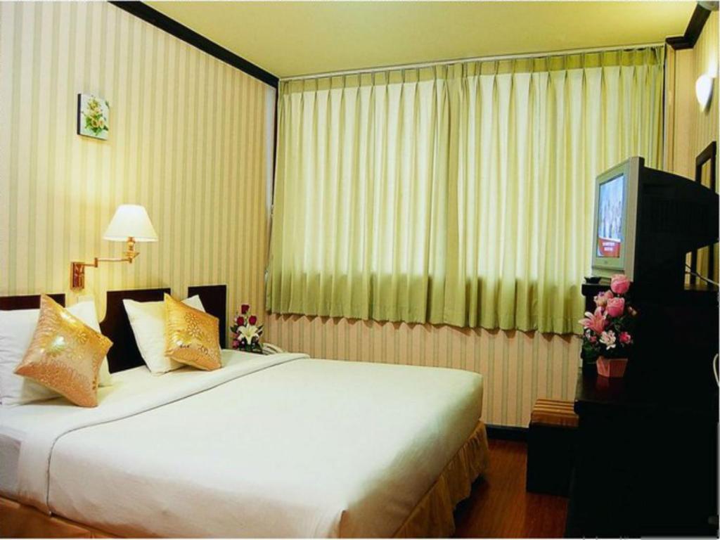 Queen Lotus 3* Bangkok