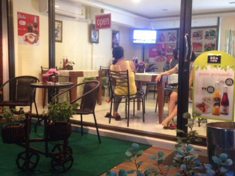Hotel Tim Place - Bts Phra Khanong 2*
