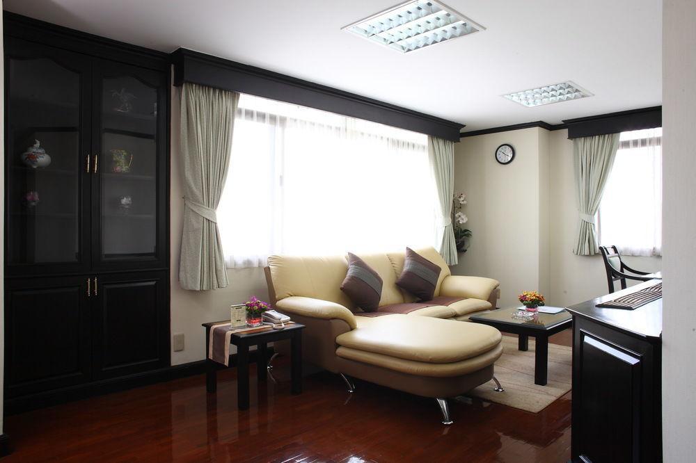Yellow Ribbon Hills, Boutique Bangkok