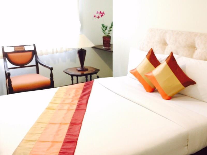 Yellow Ribbon Hills, Boutique Bangkok