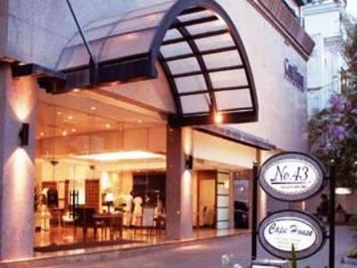 Cape House Langsuan Bangkok