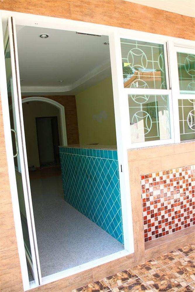 Oyo 75405 Ladda Place Khách sạn