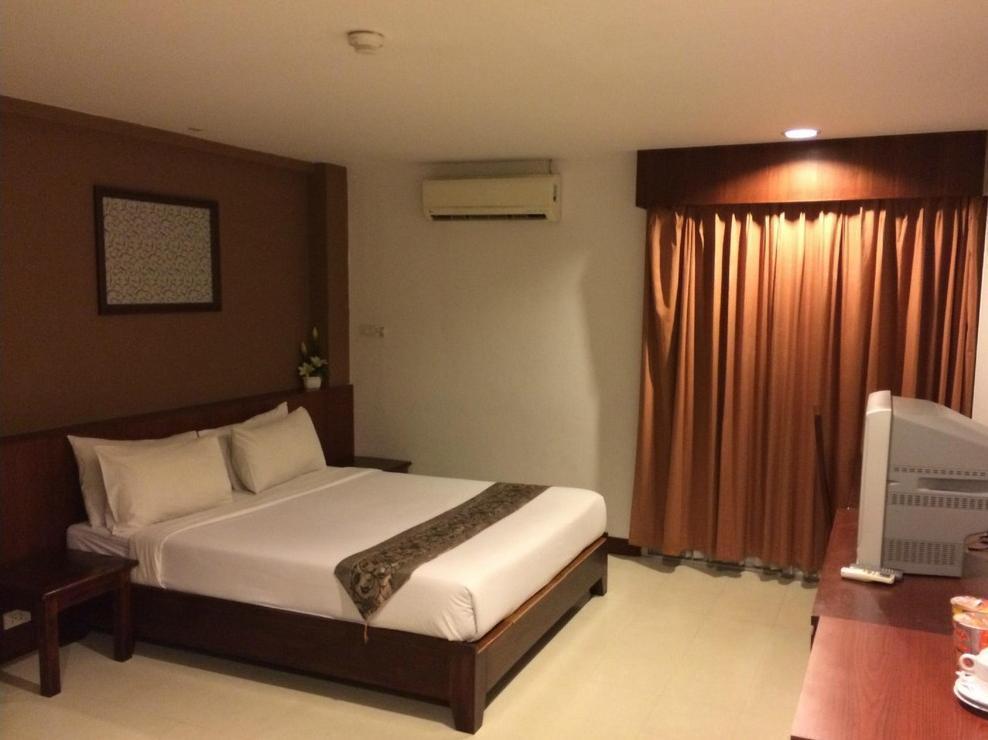 Floral Shire Suvarnabhumi Airport - Sha Extra Hotel