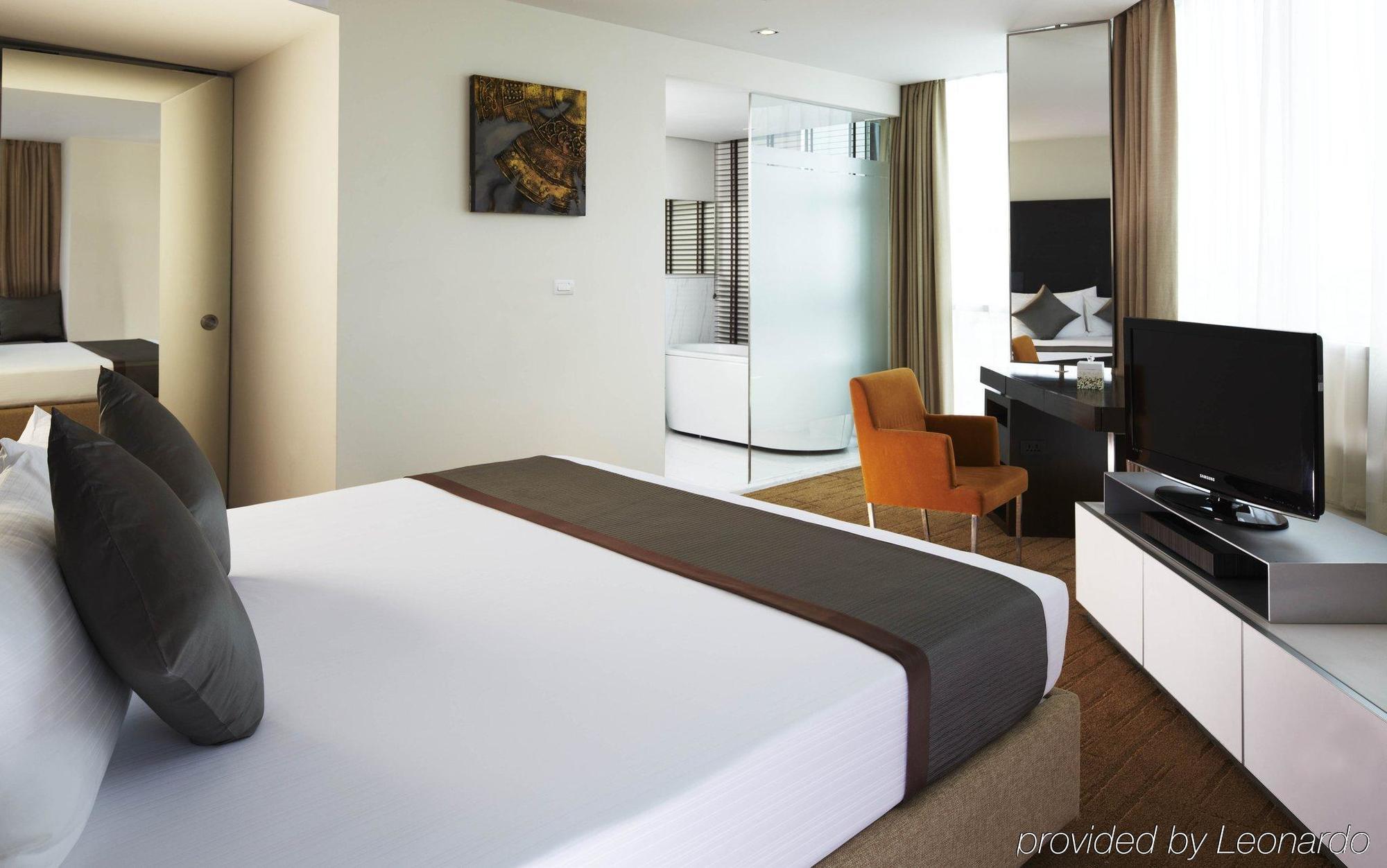 Oaks Sathorn Aparthotel