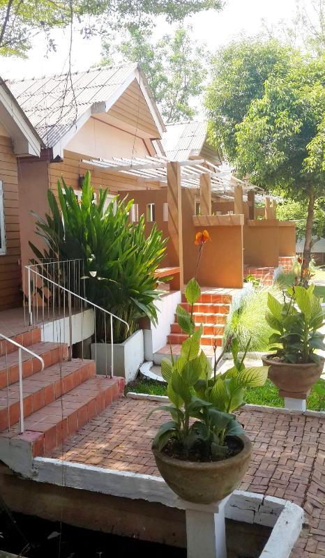 Nontnatee And Restaurant Homestay