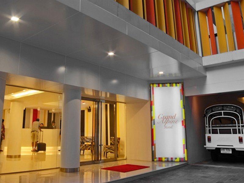 Hotell Grand Alpine 3*