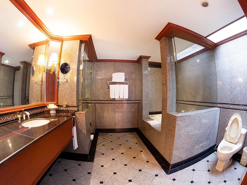 Hotel Executive Club At Windsor Bangkok