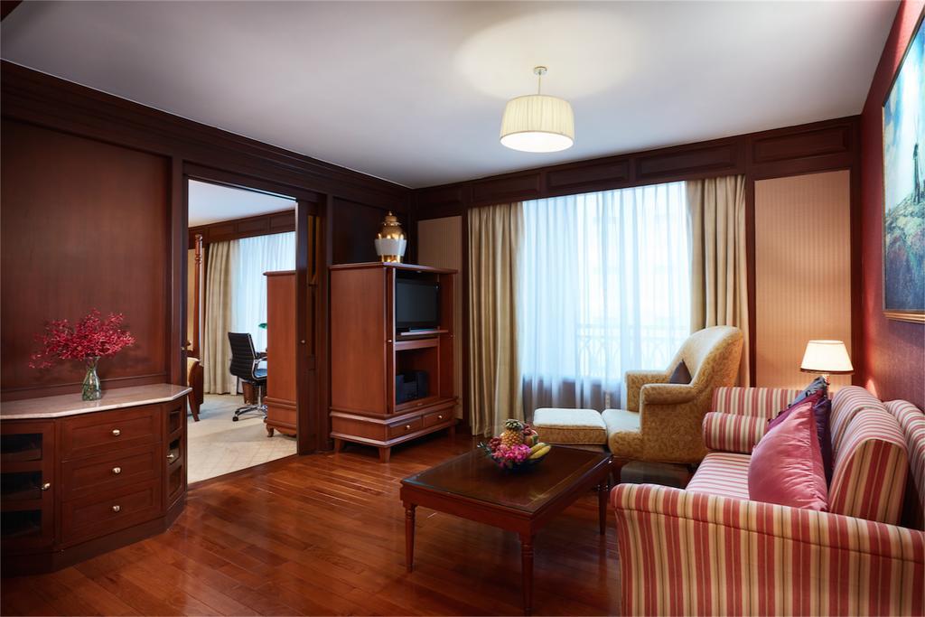 Khách sạn The Davis 4*