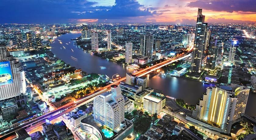 Centre Point Silom - Newly Renovated 4*
