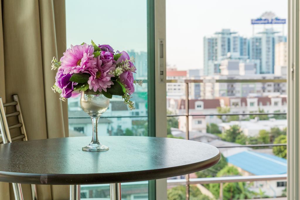 Right Place Sathorn Locanda