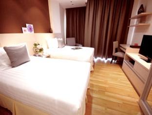 Park Village Services Apartamento