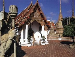 The Royal Thatien Village Rumah tetamu