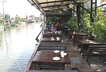 Nontnatee And Restaurant Homestay