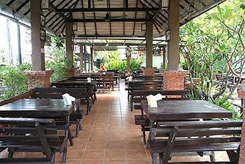 Nontnatee And Restaurant *