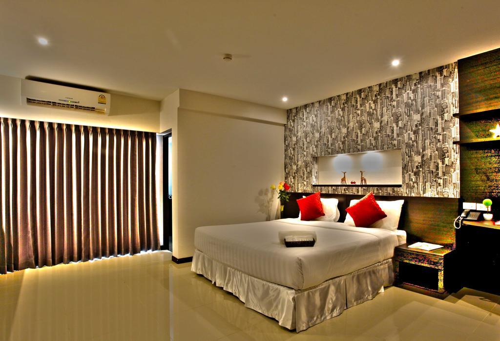 Chateau De Sukhumvit 3*