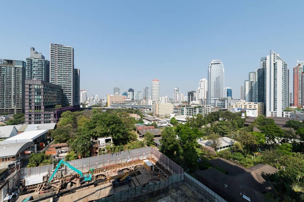 Rhythm Sukhumvit 36-38 By Jummie Apartment