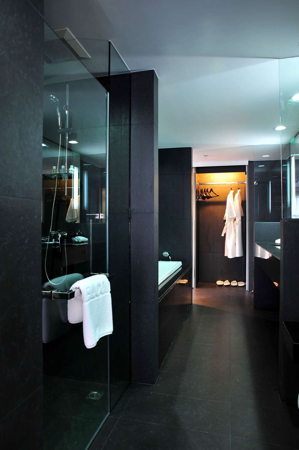 Western @20 Sukhumvit Hotel
