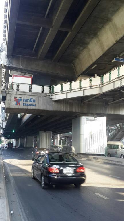De Sky Sukhumvit Ekkamai 3* Bangkok
