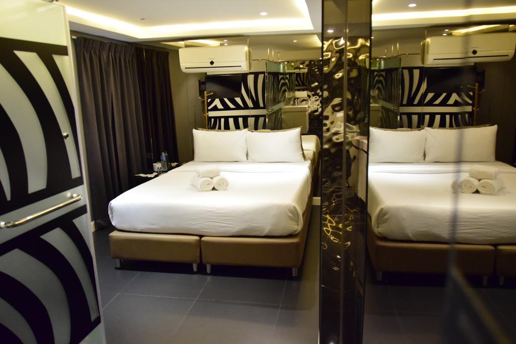 Double Five Hostel *