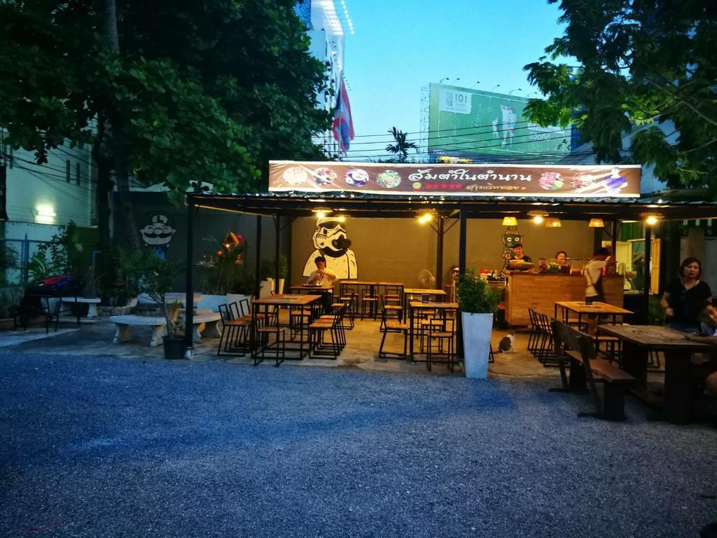 Hostal First 1 Boutique At Sukhumvit 1