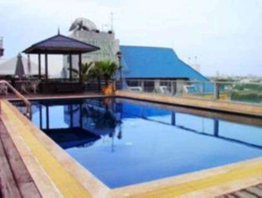 King Royal Garden Hotell 3*