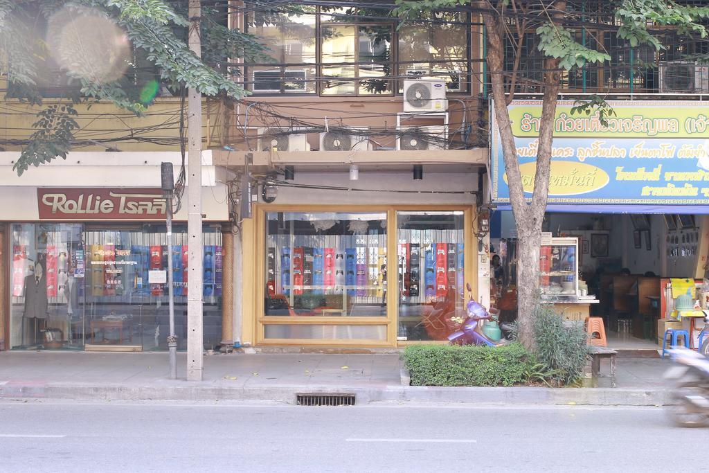 Hostel 168 *