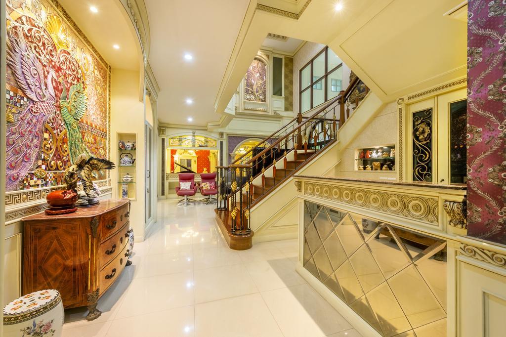Grand With Private Pool Bangkok