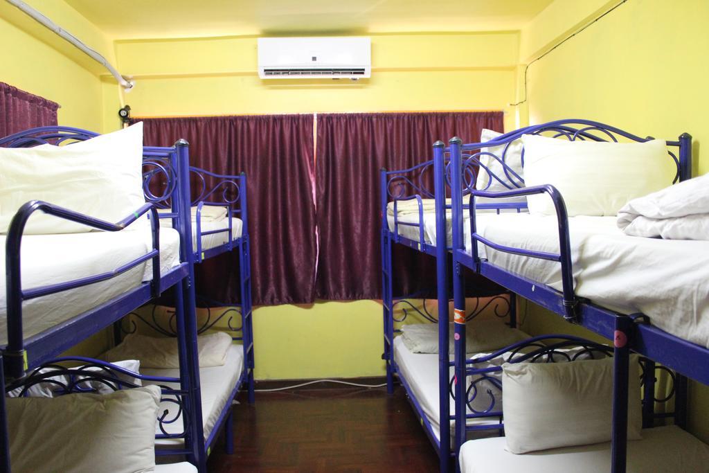Hug (adults Only) Ostello Bangkok