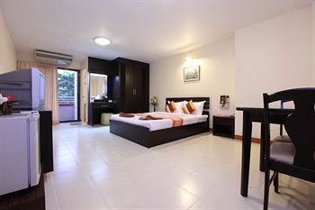 Hotel Grand Mandarin Latphrao 130 2*