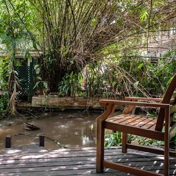 Appart hôtel House By The Pond 3*