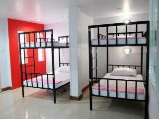 Hotel Base
