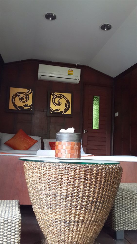 Nontnatee And Restaurant Homestay Bangkok