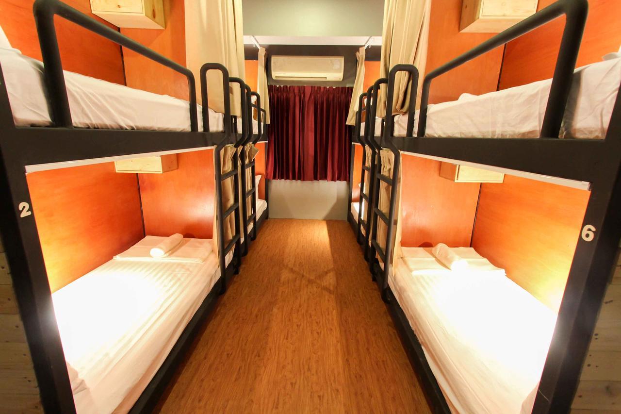 Hostel Thonglor Travellers And Cafe *