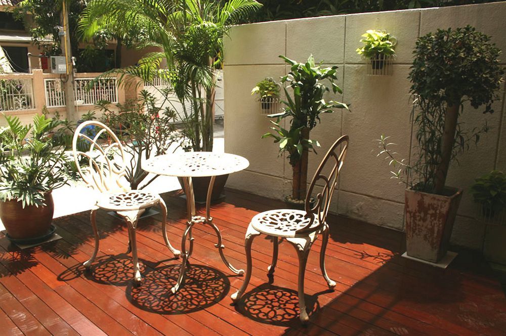 Oasis Hotel