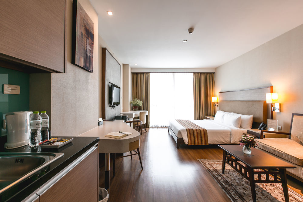 Adelphi Khách sạn 4*