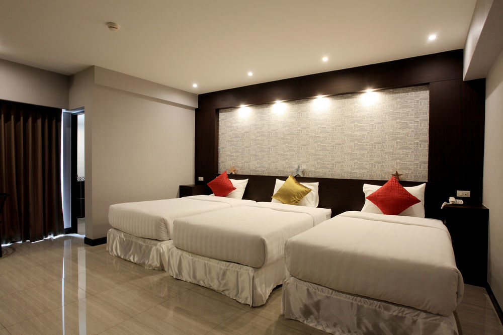 Chateau De Sukhumvit 3*
