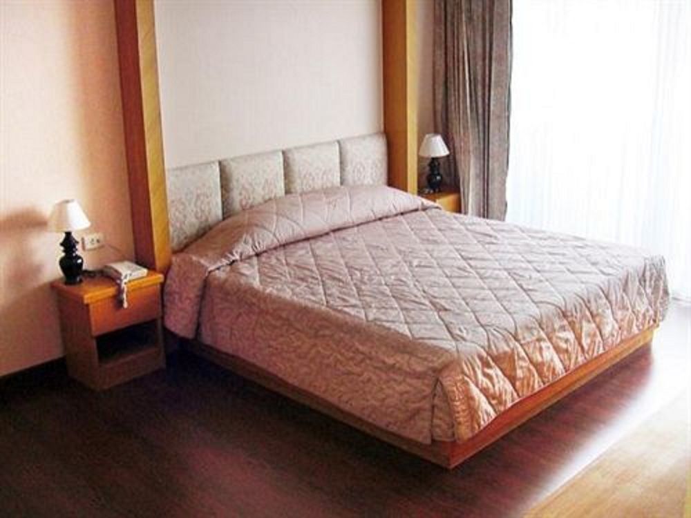 Roseate Ratchada Aparthotel Bangkok