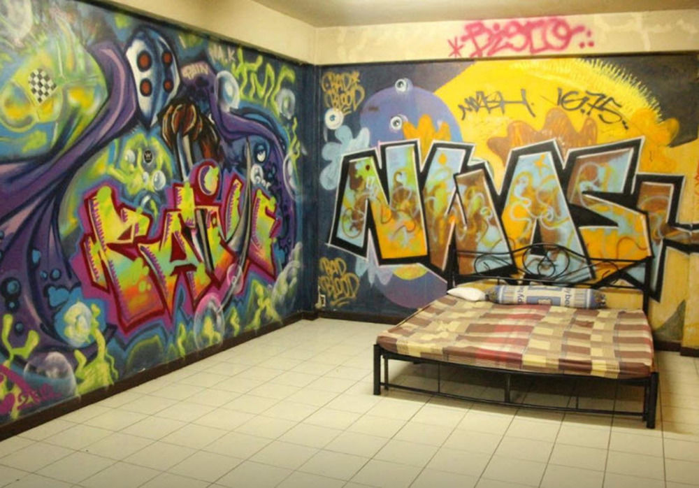 The Overstay Hotell