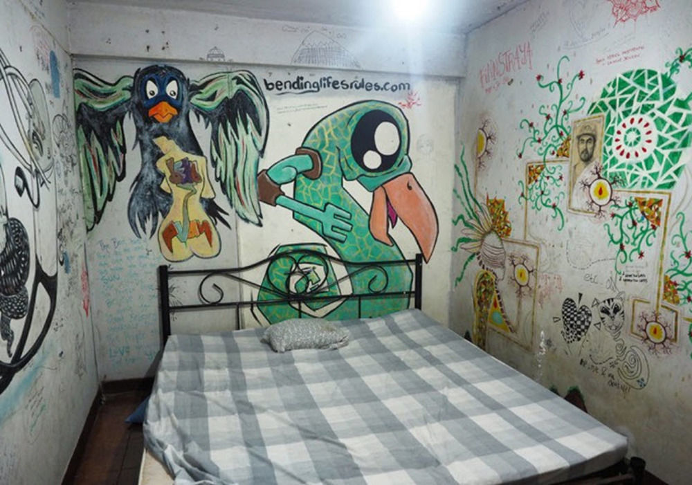 The Overstay Hotell