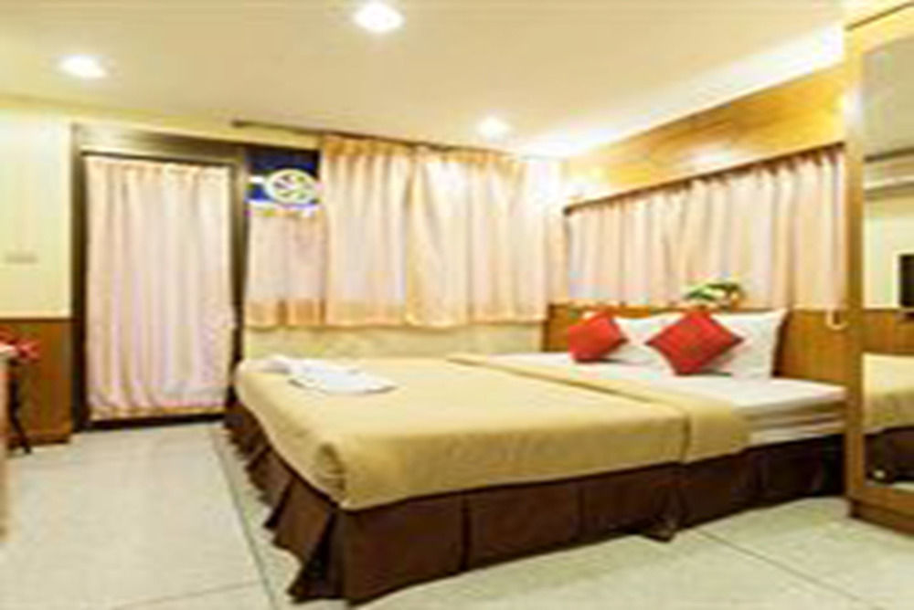 Grand Mandarin Latphrao 130