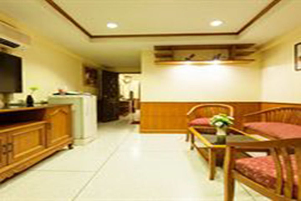 Grand Mandarin Latphrao 130