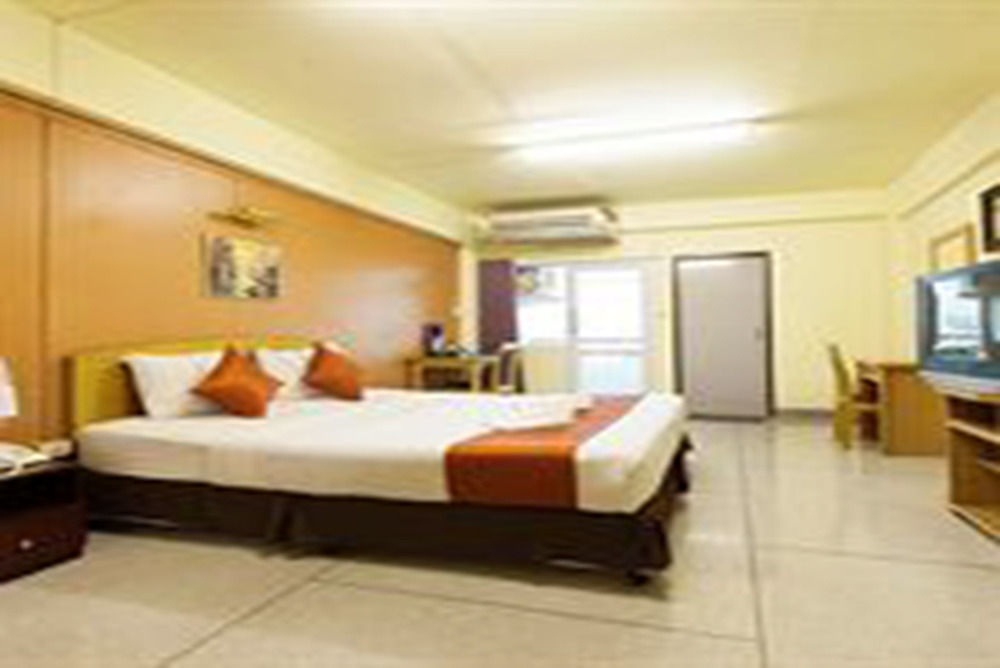 Hotel Grand Mandarin Latphrao 130 Bangkok