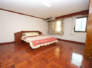 Khách sạn Poonchock Mansion 2*