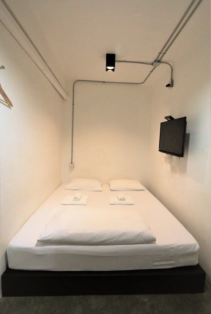 Hostel Holy Sheet *